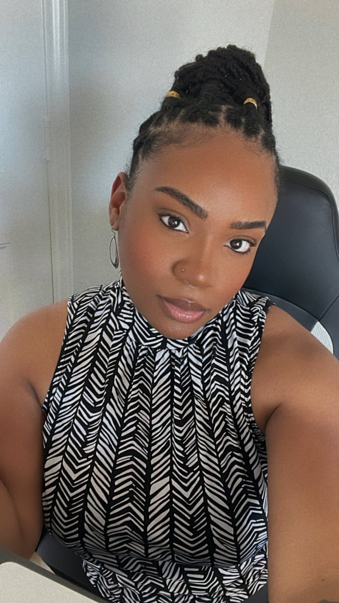 I started a new JOB today 
I’m a Tech Recruiter! I specialize in executive-level placements. I am committed to getting more black ppl &amp; women into Tech! There are so many roles that aren’t coding/cs focused. Let’s connect on LinkedIn as well. 
-Your New Tech Plug 🔌 #BlackInTech