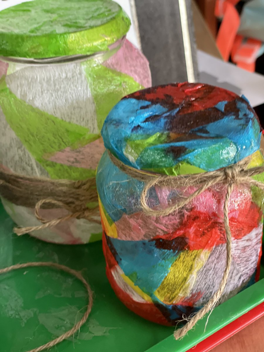 Crisaua's tweet photo. #ArtsandCrafts #upcycle #Recycle #AfterSchool at @ISAruba The students used old jars and repurposed them as a lamp and according to One student-โA Place to hide My precious things-Grade 1โ #Jars #Modgepodge #FeltPaper @ISSCommunity https://t.co/fRN6eNpmxT