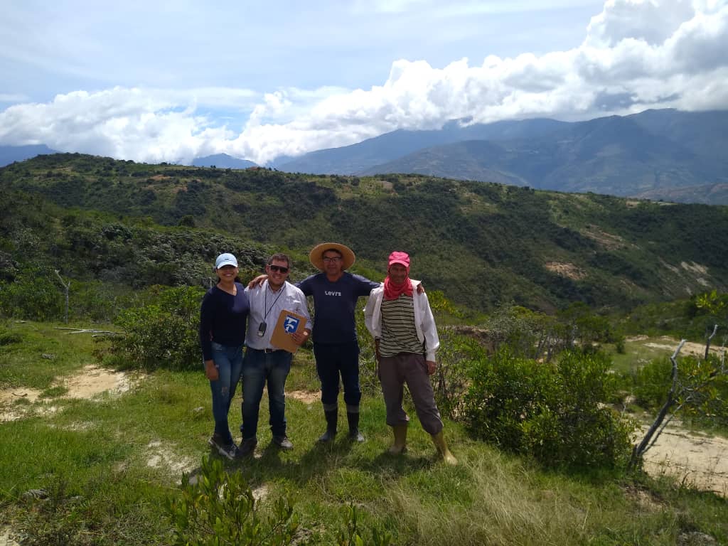 MERIDAIMDERURAL's tweet photo. El trabajo del gobierno regional @RamonGuevaraMRD, desplegado a través de Imderural @rafaelaraqueroa en las comunidades rurales no se detiene. Los ingenieros: Franko Izarra, Héctor Valero y Arq. Eglee Belandria inspeccionaron el Sistema de Riego "Escuque" en el Mcpio  Campo Elías https://t.co/VZs7xRATZ7