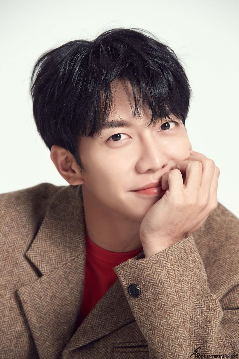 We4LSG's tweet photo. Someone commented on my post, “He doesn’t even need to learn how to dance coz he’s already percect.”
Well, where’s the lie tho?
But we all know he can dance, right?
So, what do we call him now?
Should we call him, PERFECT++? 
💯++👌🏼
#LeeSeungGi #이승기 https://t.co/nj2dGt7mVH