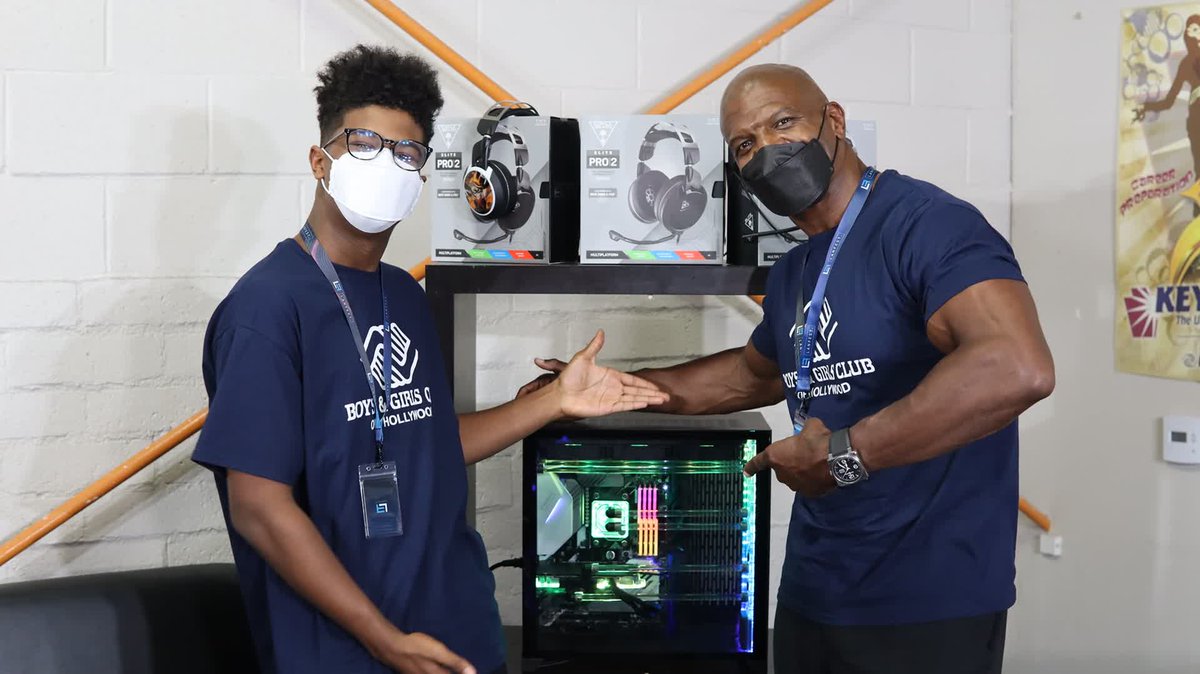 LANFestTampa's tweet photo. Get yourself a @EKFluidGaming system signed by @terrycrews and Isaiah Crews🤩🤩 Auction closes Nov. 14th

Bid here>>>https://t.co/4BtmKyCxpY

#esportsforeducation #lanfestforbgch #streamforthekids https://t.co/LSybuI65w8