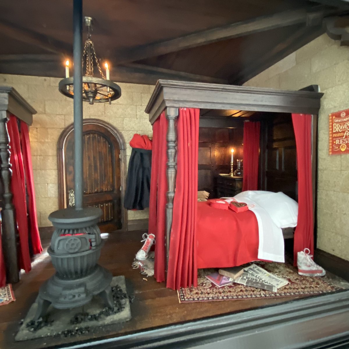 It’s been a while since I posted my miniatures so here is one of the double sided cabinets I have done,this one is the Gryffindor boys dormitory on one side and the staircase on the opposite side #HarryPotter #DanielRadcliffe #HogwartsMystery #BehindTheScenes #Gryffindor