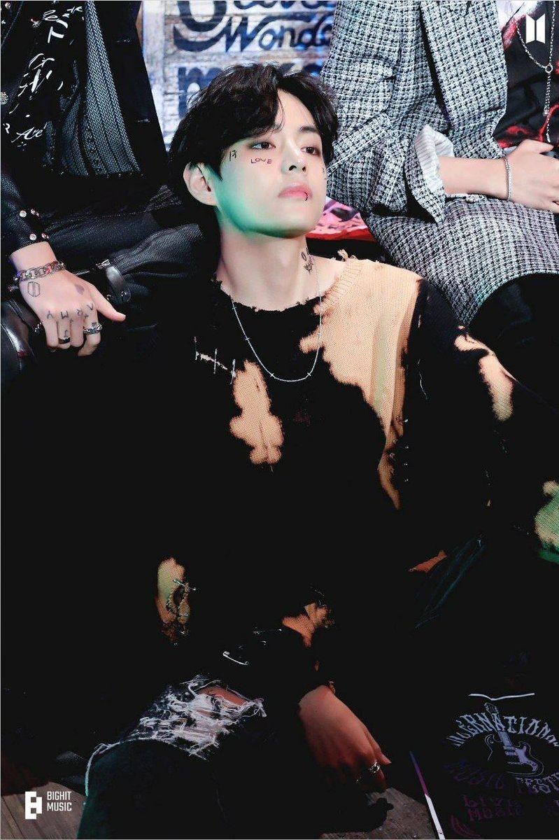 shinedreamtk's tweet photo. #TheMusicVideo #BUTTER #PCAs 
🥺💜💜💜✌ https://t.co/kG3RIPwK6g