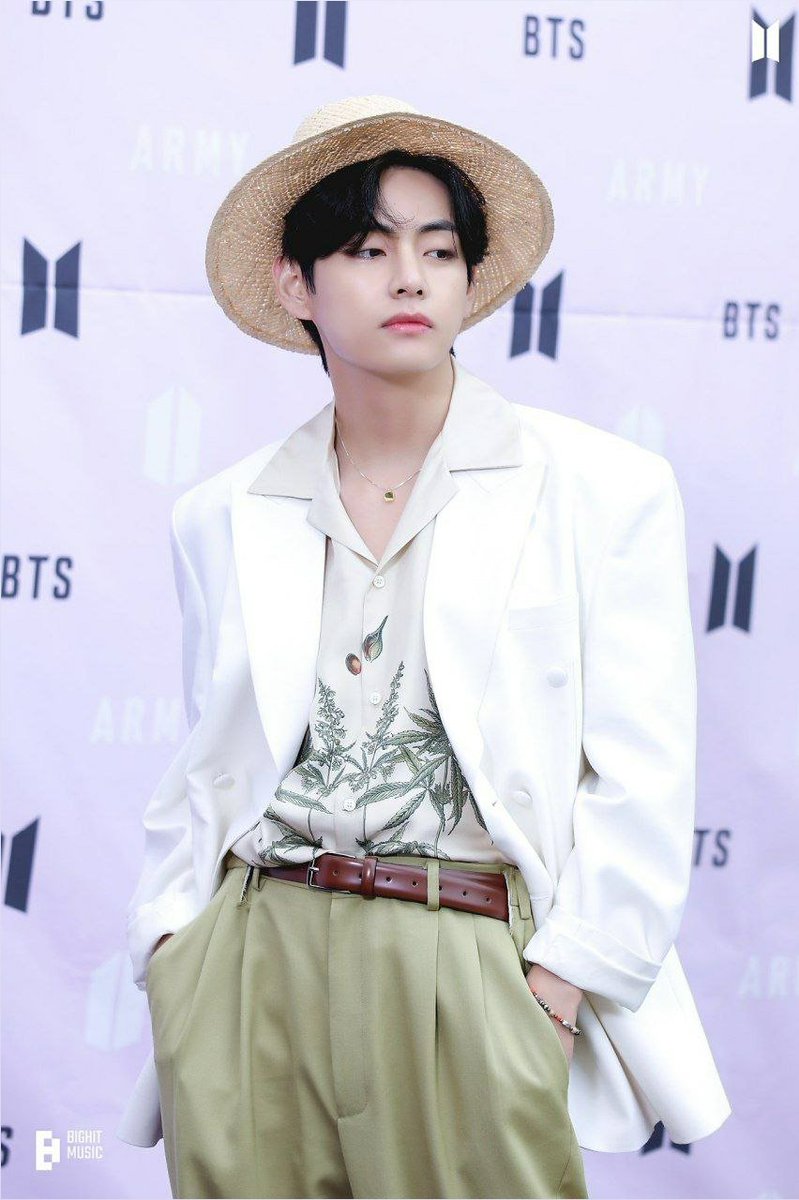 shinedreamtk's tweet photo. #TheMusicVideo #BUTTER #PCAs 
🥺💜💜💜✌ https://t.co/kG3RIPwK6g