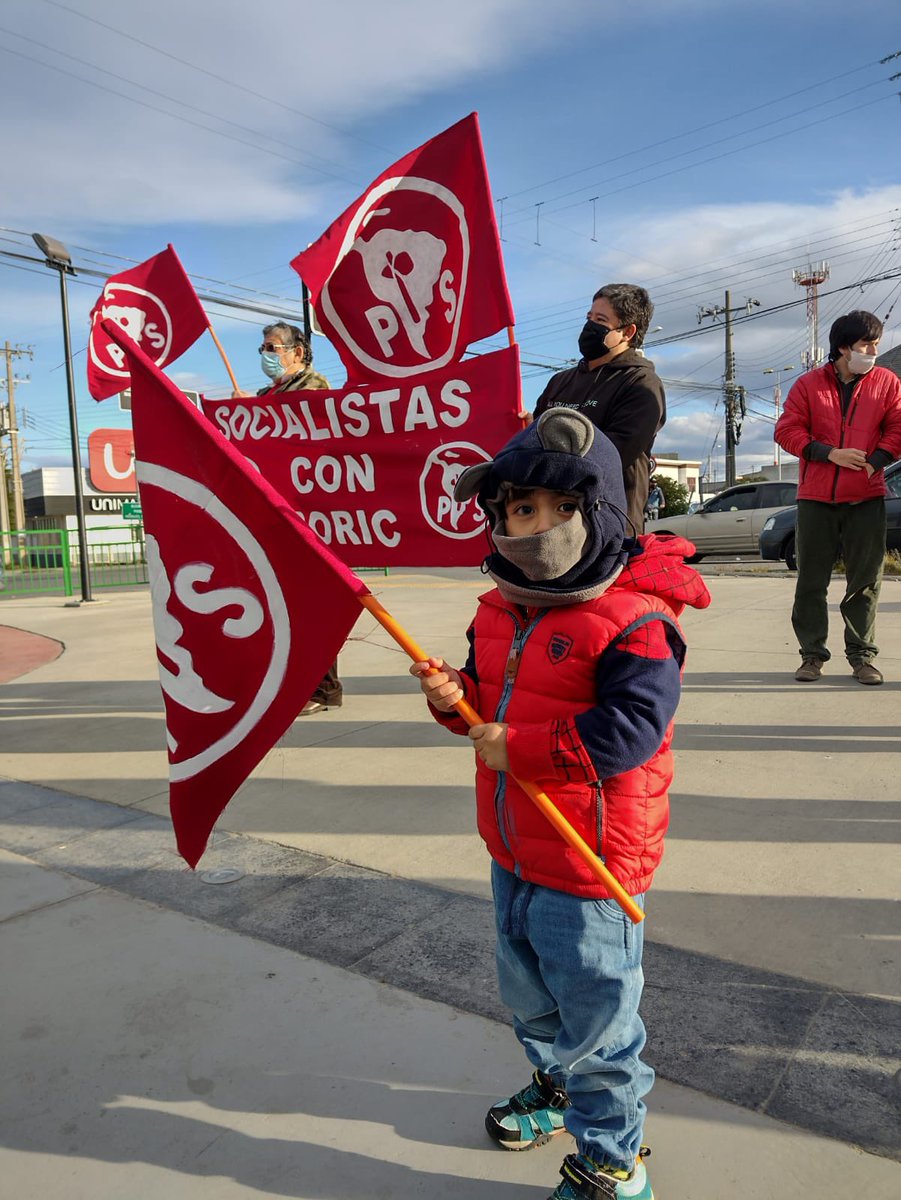 basespsconboric's tweet photo. Desde #PuntaArenas se siguen sumando apoyo desde la bases socialistas a @gabrielboric #presdiente #Seguimos 🌳🗳1️⃣ https://t.co/y7N9Fe4kqV