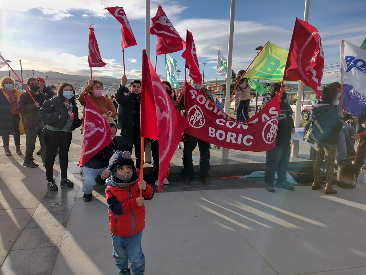 basespsconboric's tweet photo. Desde #PuntaArenas se siguen sumando apoyo desde la bases socialistas a @gabrielboric #presdiente #Seguimos 🌳🗳1️⃣ https://t.co/y7N9Fe4kqV