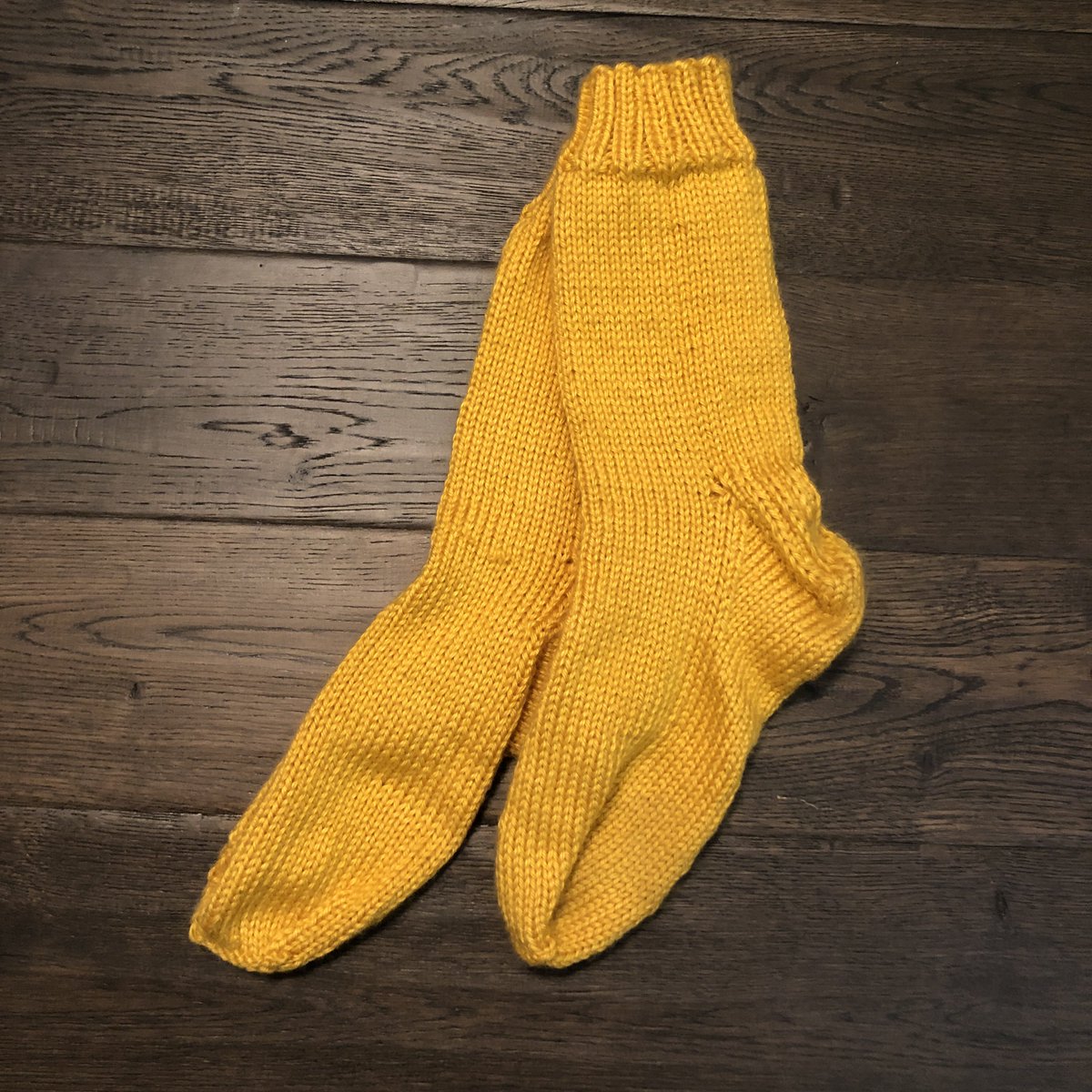 lilli_furfaro's tweet photo. homemade imogen socks complete ✅ zhudanna’s been busy!
#CriticalRole https://t.co/p8glIP5tER