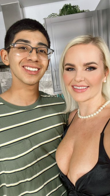 Who wants to be my step nephew? 😈💦 @DiegoPerez_XXX @mypervyfamily https://t.co/adHUbxxEPt<a class="tags" href="/tag/diegoperez_xxx">@diegoperez_xxx</a>