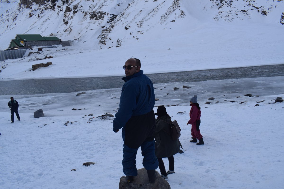 CrisJaved's tweet photo. #snowpoint #snowriver #sunset #ataltunnel #keylong #rotangpass🏂 #manali #ismypassion❤ #mountaineering #Snowpoint #amazingview #beautifulweather #naturelover #trevlediaries #ilovetravelling #adventuregroup26 #pictureclickDSL #mybestiebuddy #imagines @discoverImage @BearGrylls https://t.co/curXbCTvzZ