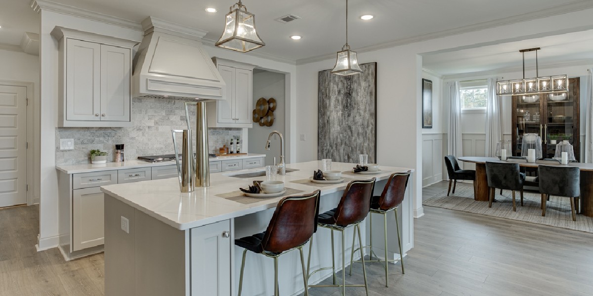 srhomesga's tweet photo. Spanning over 85 acres of scenic landscape in #ForsythCounty, Chimney Creek showcases #LowMaintenance single-family ranch + select two-story homes. 🏡
The new Brooklyn model features some of the most stunning available options. 🚪 #ModelHomeMonday
👉 https://t.co/uNOVTfKm6A https://t.co/9xv1fcErBl