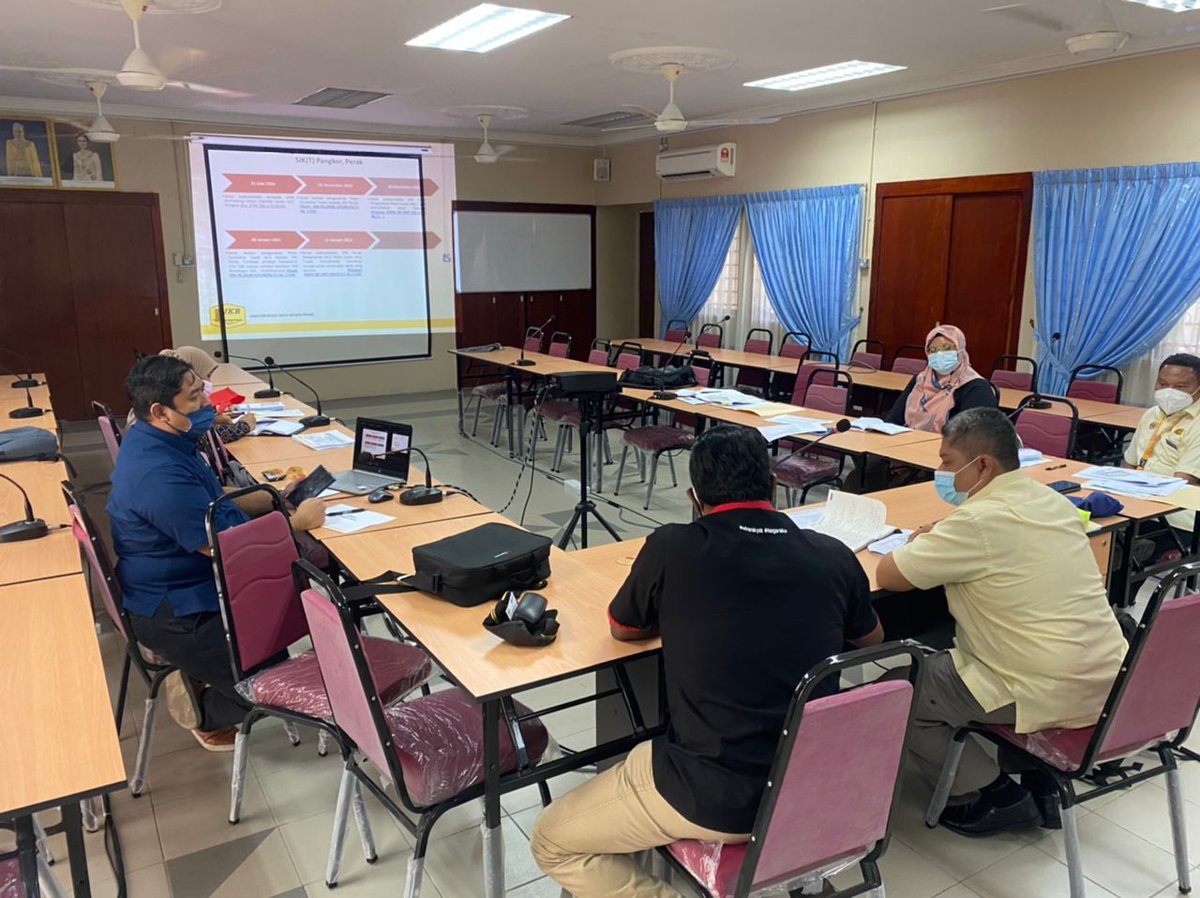 Lawatan dan pemeriksaan pihak HOPT BPP1, CKP bersama Bah. Bangunan JKR Perak dan JKR Manjong ke tapak projek Sekolah Jenis Kebangsaan Tamil (SJKT) Pangkor, Perak.
<a href="/JKRMalaysia/">JKR Malaysia</a>
<a href="/CKP_JKR/">Cawangan Kerja Pendidikan (CKP), IPJKR MALAYSIA</a> 
<a href="/JKRPERAK/">JKR PERAK</a> 
<a href="/jkrmanjung/">JKR Manjung</a>