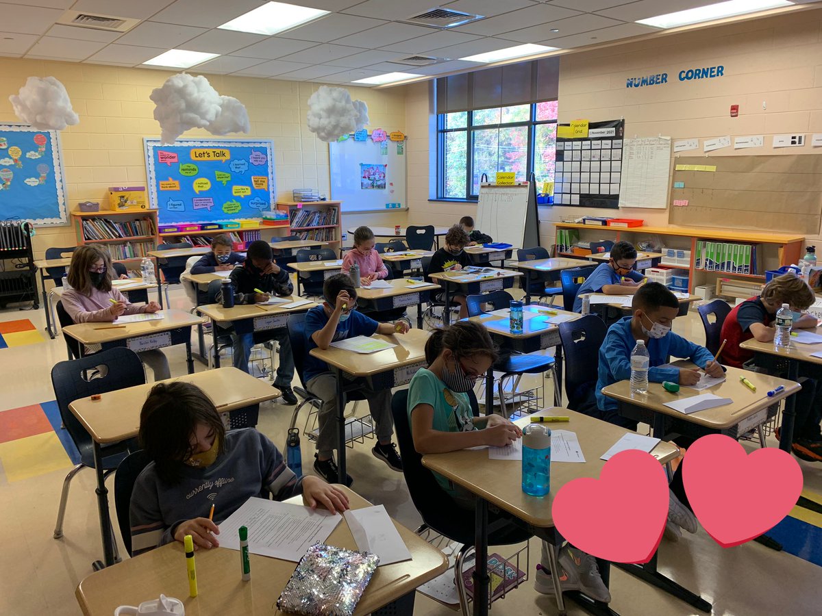 Students working hard to analyze a nonfiction text this morning! We really felt the learn! 💪🧠🧠 <a href="/CoebournES/">Coebourn Elementary</a>