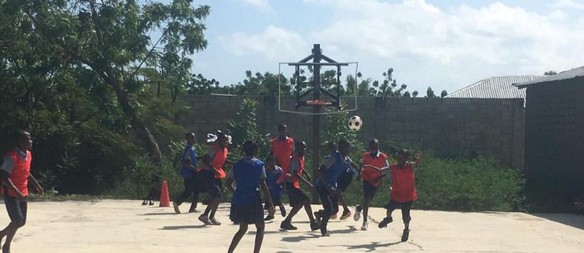 fondZanmiTimoun's tweet photo. Activités ludiques et récréatives avec les enfants des Espaces Amis des Enfants ( #EAE ) de la Fondation "Zanmi Timoun" dans les communes de la Région des Nippes.
En collaboration avec:
#Unicef #IBESR #BPM #DPC #MCFDF
👉: https://t.co/dV911QMjt2 https://t.co/jOx6dAAPSh