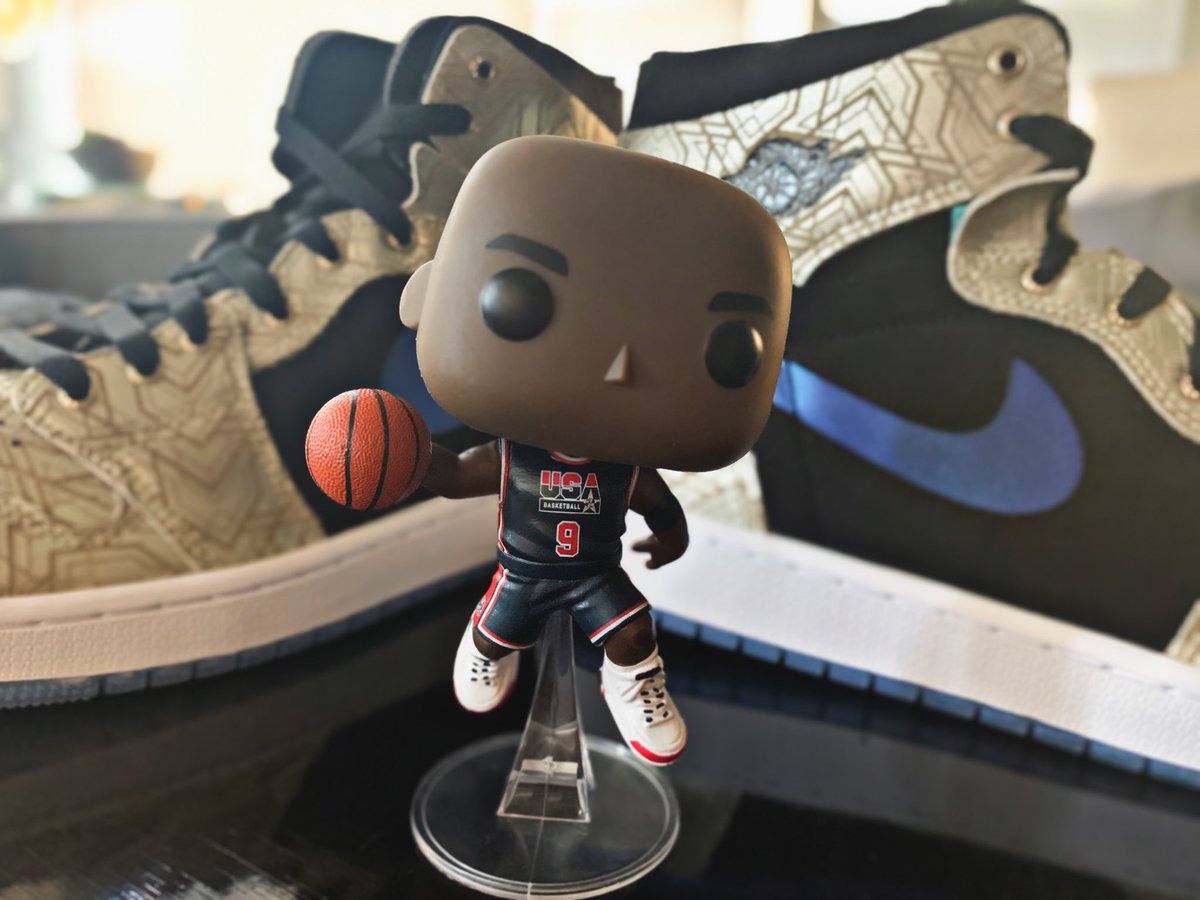 HeyCoachT's tweet photo. When you dress good, you play good! #MJMondays
This @Jumpman23 pop, is brought to you by @OriginalFunko
#GOAT #23 #myfunkostory #funaticofthemonth #sneakerhead #teamjumpman #teamjordan #funkocalifornia #funkopop #funkpops #funkocollector #funkopop #californiafunko https://t.co/IHe4V7vfPb