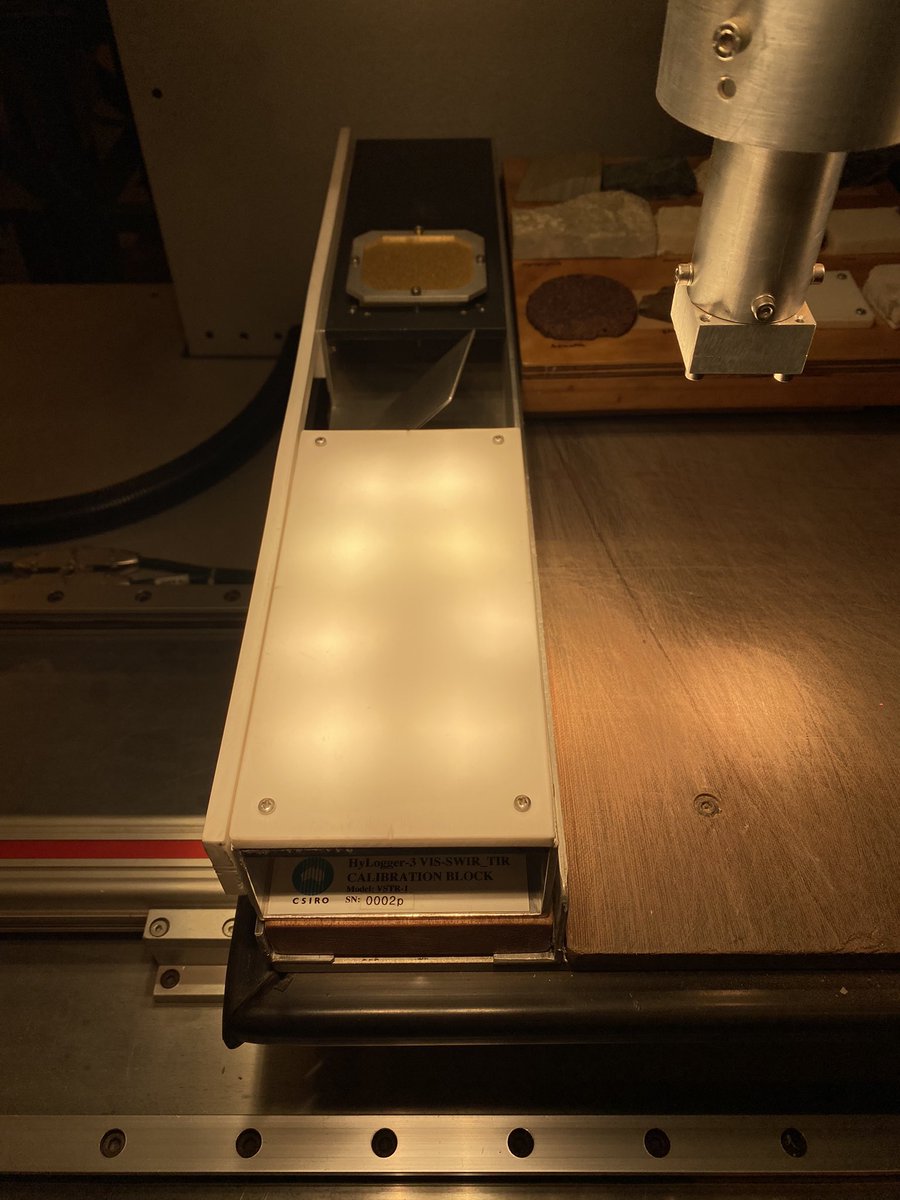 aliciascaruso's tweet photo. Something we don’t do often, but do have to do, adjusting our lighting on the white reference when scanning taller drill core! Finicky and difficult, but satisfying when it finally works! #HyLogger https://t.co/S2oSLOYMyo