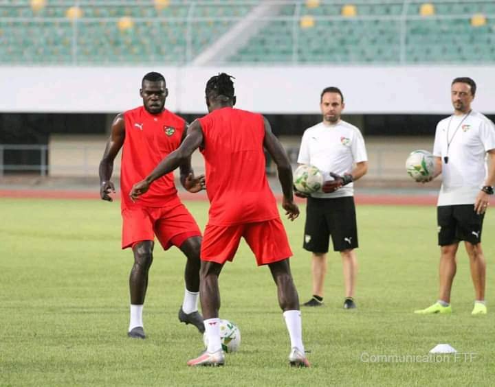 ATTIKPOH's tweet photo. 5eme journée des Éliminatoires CM QATAR 2022
Première séance des Éperviers du Togo ce lundi 08 Novembre 2021
Togo🇹🇬 VS Sénégal🇸🇳
Jeudi 11 Novembre 2021
#Toud Éperviers
@MinistereSports
@FtfTogolaise
@Actu_228 https://t.co/37vxGV8wn9
