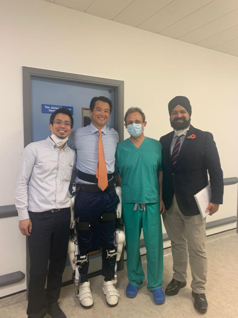 Darren_Lui's tweet photo. Thank you @ovidiusmedical and @motoaki and Prodessor Sankai for this UK first opportunity.
We hope to bring this amazing technology to help our paralysed and neurologically injured patients soon.

The reality is though that there are so many more opportunities.

Truly innovative. https://t.co/HCg4FKBUWD