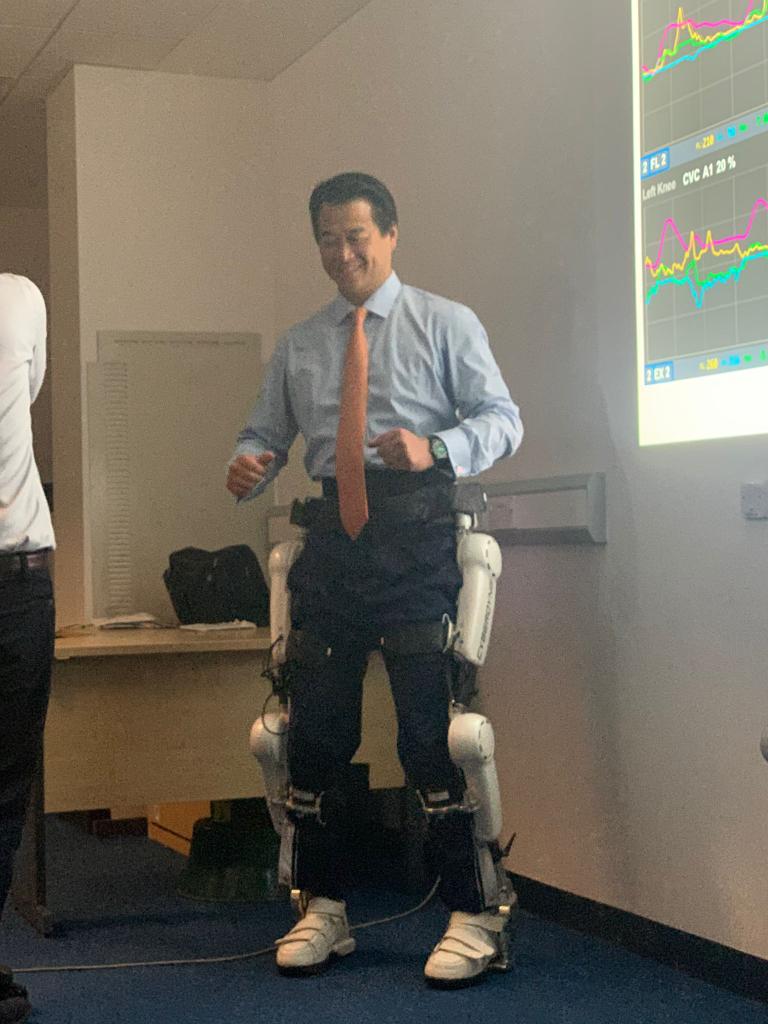 Darren_Lui's tweet photo. Thank you @ovidiusmedical and @motoaki and Prodessor Sankai for this UK first opportunity.
We hope to bring this amazing technology to help our paralysed and neurologically injured patients soon.

The reality is though that there are so many more opportunities.

Truly innovative. https://t.co/HCg4FKBUWD