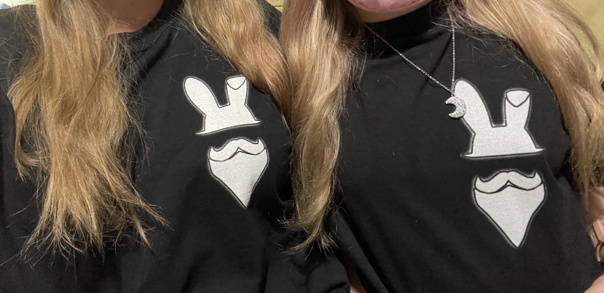 CarbonMeister's tweet photo. So happy to see you guys getting the shirts! Make sure to post when your shirt arrives in my discord if you want, bring me happiness seeing this ♥️ https://t.co/9Mozsp5ENu