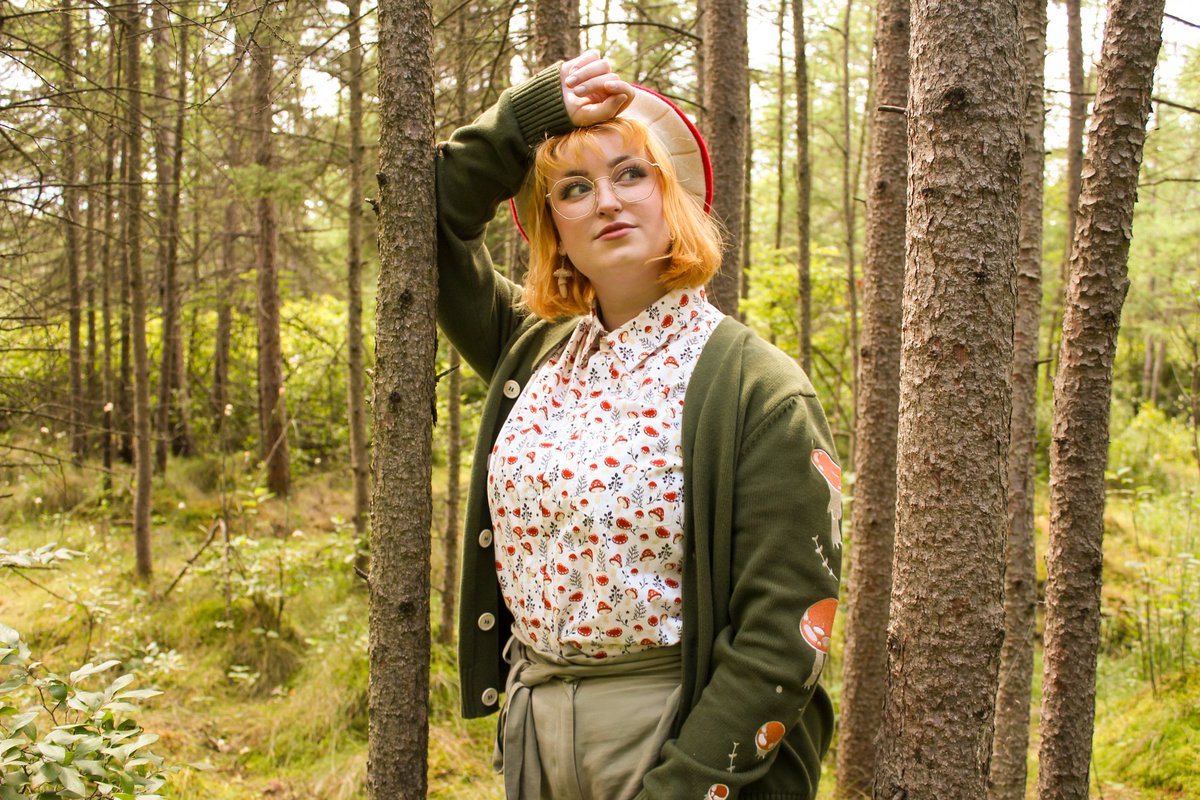 carmiico's tweet photo. shhh don't tell anyone... but im restocking all 3 mushroom shirts, both berry shirts and the frog shirt in the new sizing along with all long cardigans this Friday, Nov 12 at 6pm EST 🍄🌿✨

...ok maybe you can tell everyone hehe https://t.co/nPyBa8WNts