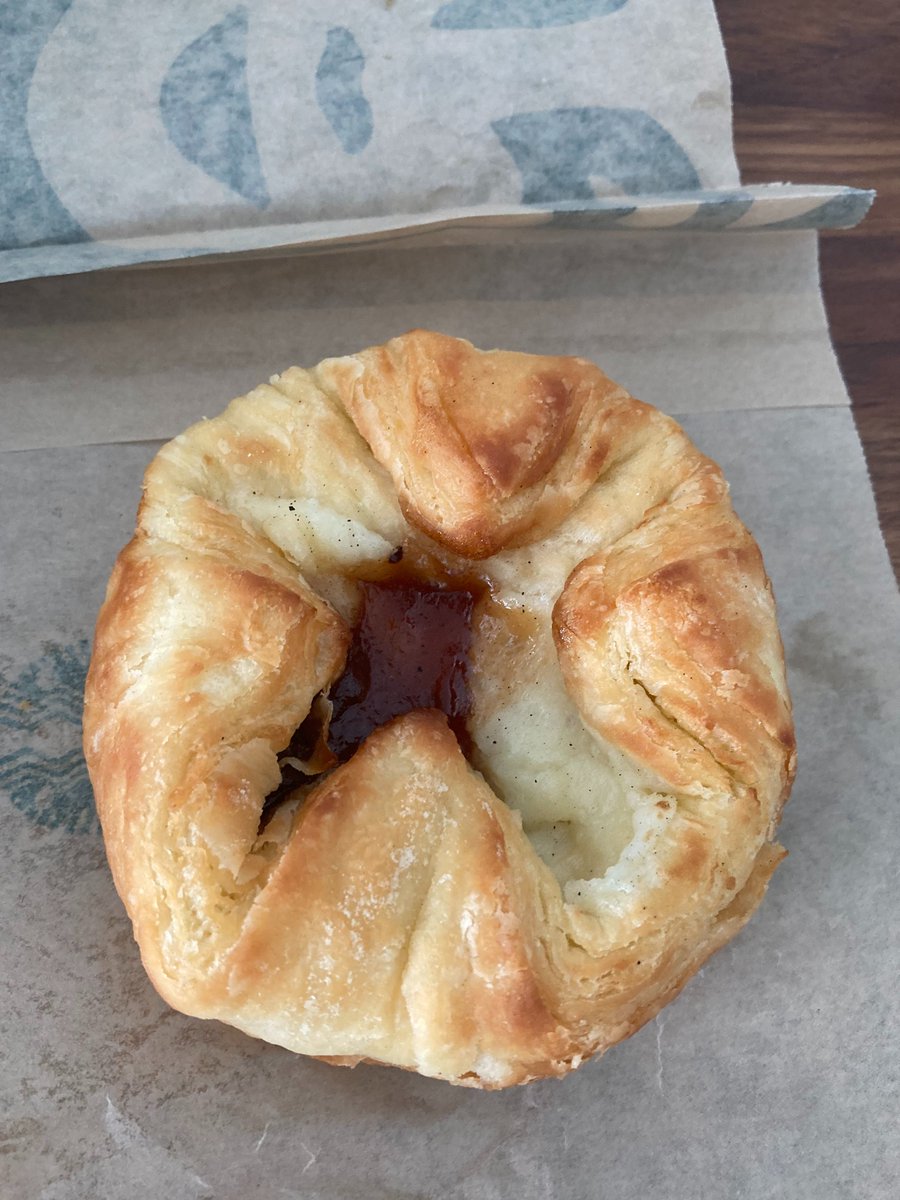 DylanE410's tweet photo. You won't get "visions of sugar plums dancing in your head" with the new holiday themed sugar plum cheese Danish from @Starbucks, but it does taste pretty good. BIG shoutout to fellow foodie @jesssem1800 for suggesting it to me. #FastFood #Foodie https://t.co/DC2qUzNIlZ https://t.co/d3sigiuFUK
