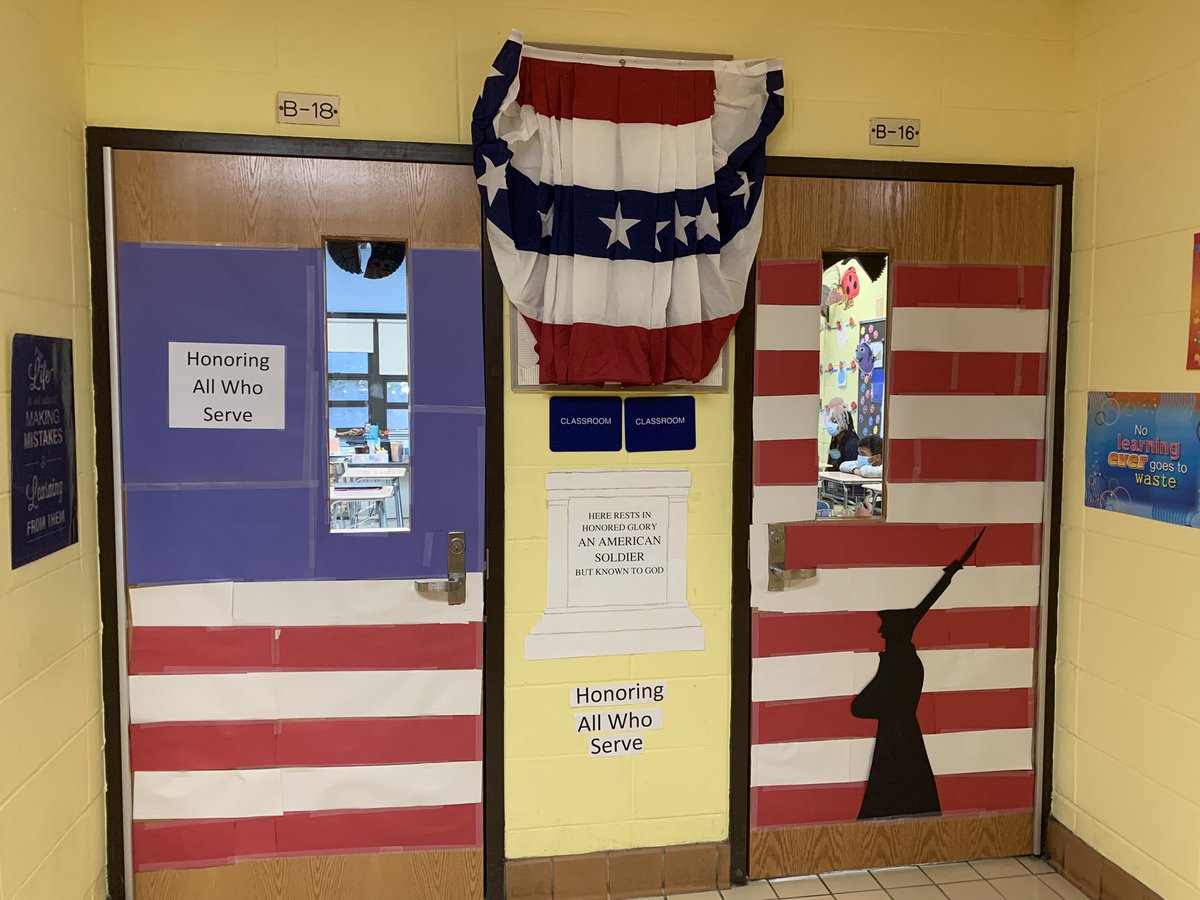 In honor of our Veterans we decorated our doors. <a href="/Durinda16/">Durinda</a> <a href="/HTSD_Crockett/">Crockett Middle School</a> #VeteransDay