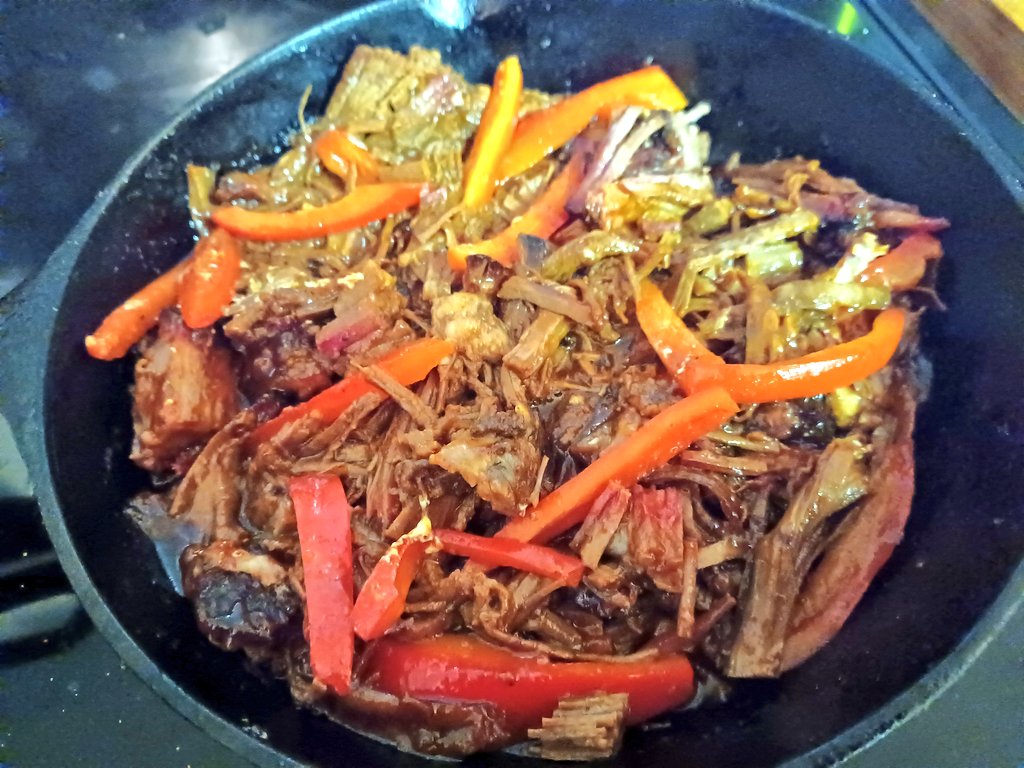 kingBbbq's tweet photo. #pulled #brisket and #sweetpeppers #soaking in @HogsRack #spicy #cali #goodness #kingbapproved #nextlevelsauce #traegergrills #kingb_bbq https://t.co/qs0yBPNRtT