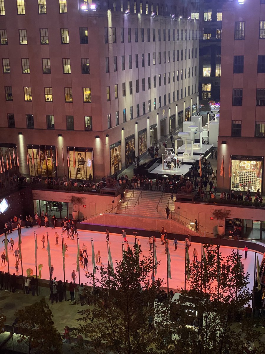 Lawrence's tweet photo. In other news, ice skating has returned to midtown Manhattan for the 1st time since March 2020. https://t.co/PnX5tluEYj