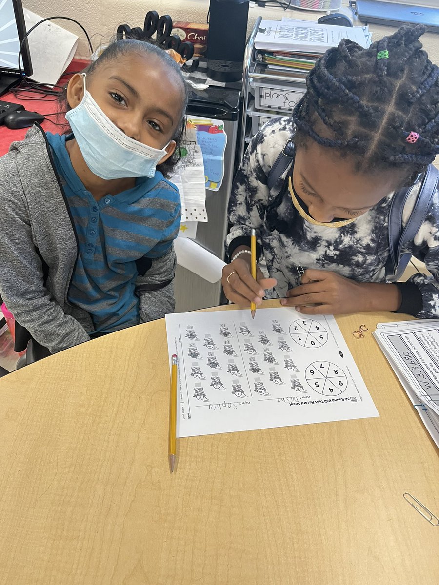 MrsDragishWCS's tweet photo. Applying our rounding skills to our new workplace! The students really enjoy working with partners and getting to move around the room. #WillardRocks https://t.co/CjiqKZSkyN