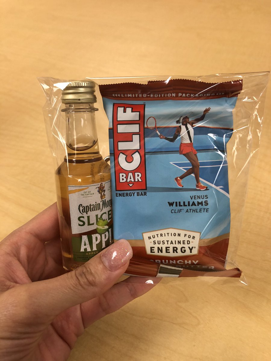 dellsing1's tweet photo. Hands down the best goodie bag I’ve ever received for volunteering . An energy bar to get through the day and booze to take off the day. https://t.co/L5eVyjdnQs