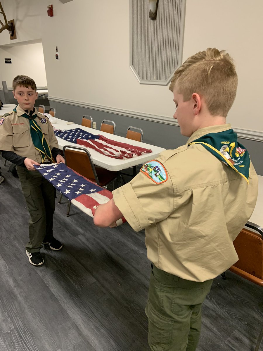 alock5051's tweet photo. @BigcheeseColby and Chase folding flags for flag retirement on #VeteransDay #bsa #boyscouts https://t.co/09KHjEwSIY