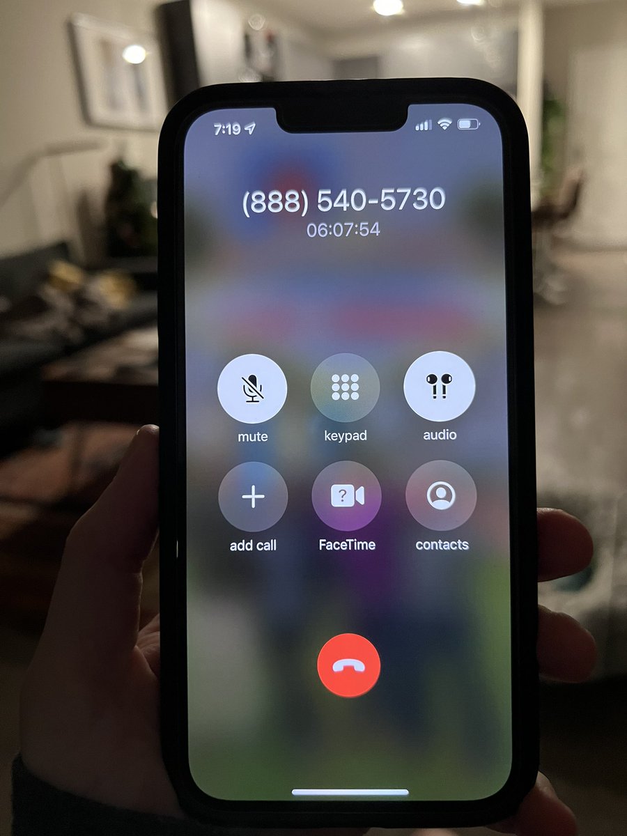 ZipperOnMyBack's tweet photo. Seriously @BankofAmerica?? 6 hrs AND COUNTING to finalize a loan? https://t.co/MEMbNt8Mei