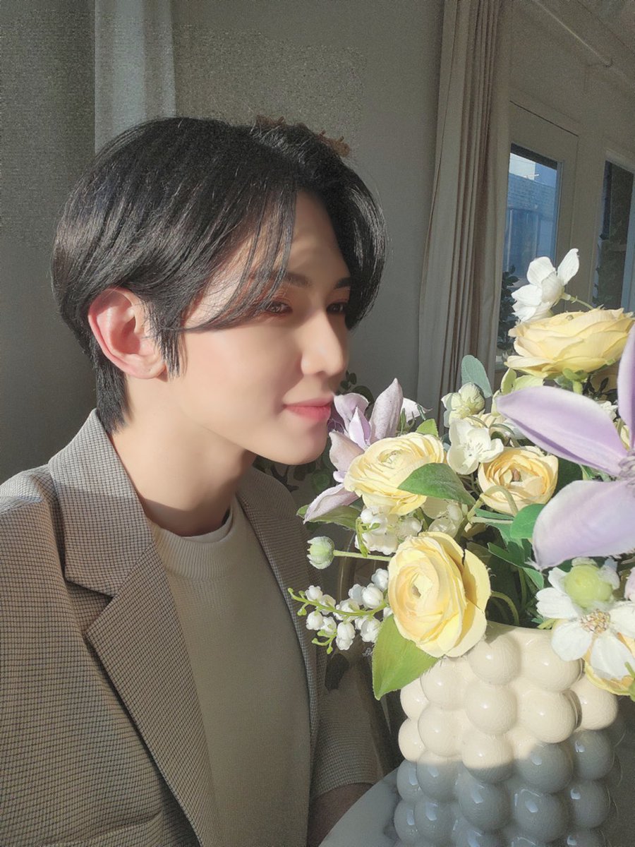 jayyesangs's tweet photo. ☆ DAY 6 ☆

1 rt = 1 vote 
1 reply = 1 vote

#MAMAVOTE #ateez #에이티즈 @ATEEZofficial https://t.co/NLfGRsmIrM