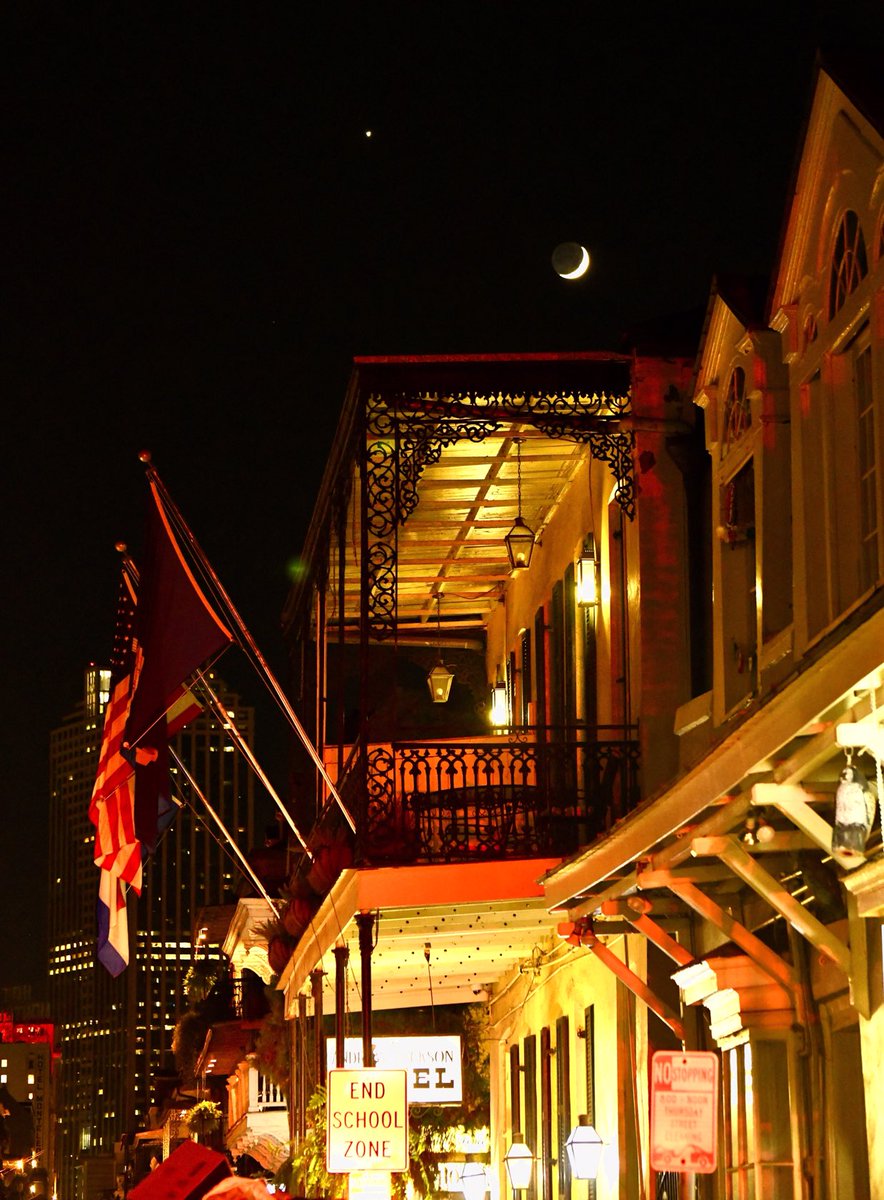 marcorasi1960's tweet photo. Venus and the moon set on Royal street, New Orleans https://t.co/Tg7o5RHVfe