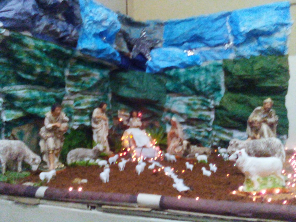 La Cordinación de Cultura <a href="/culturatchira1/">cultura_táchira</a> acompañados de Prof <a href="/charlychaves/">Charly Rojas Chaves</a> y el equipo de <a href="/COMUNIDADESED15/">DIV. COMUNIDADES EDUCATIVAS TÁCHIRA</a> junto al Coro de ninos y niñas del Colegio Manuel Piar y el Párroco Luciano dan la Bienvenida a la Navidad en la @ZonaEducTachira
<a href="/MPPEDUCACION/">MPPEDUCACION</a>
<a href="/_LaAvanzadora/">Yelitze Santaella</a>
<a href="/CulturaDgc/">DGCCultura</a>