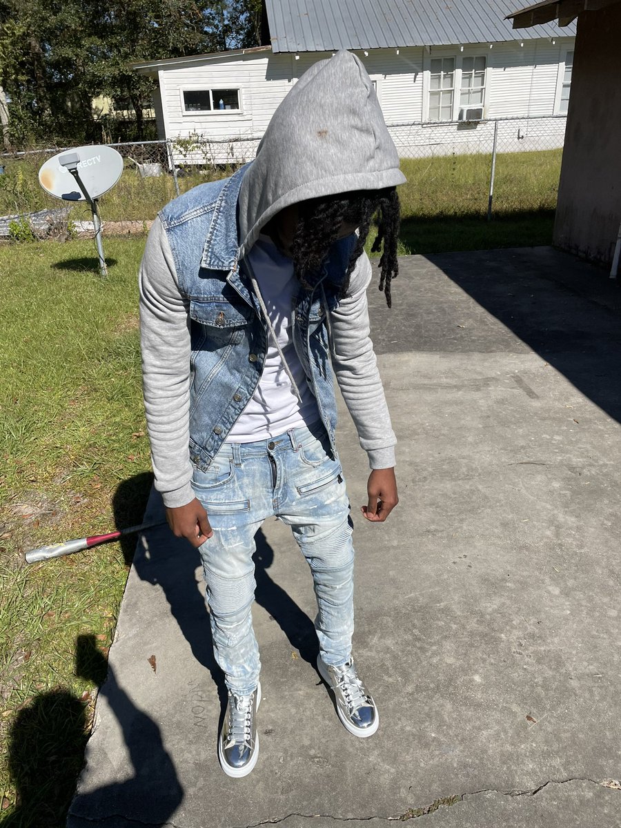 1400blknu's tweet photo. stay fresh in all my pictures, icy like december winter❄️ #Da1theyaintExpect⭐️ https://t.co/BtsNi7e0ZG