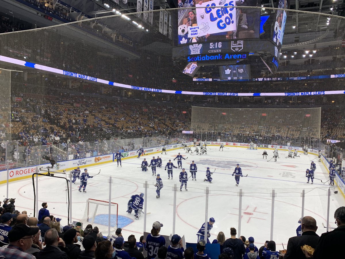 N5CUD's tweet photo. Visiting Toronto from London and obviously had to come watch the best team in the NHL 🍁 🇨🇦 #goleafs @MapleLeafs @ScotiabankArena https://t.co/xbJyx7EQrk