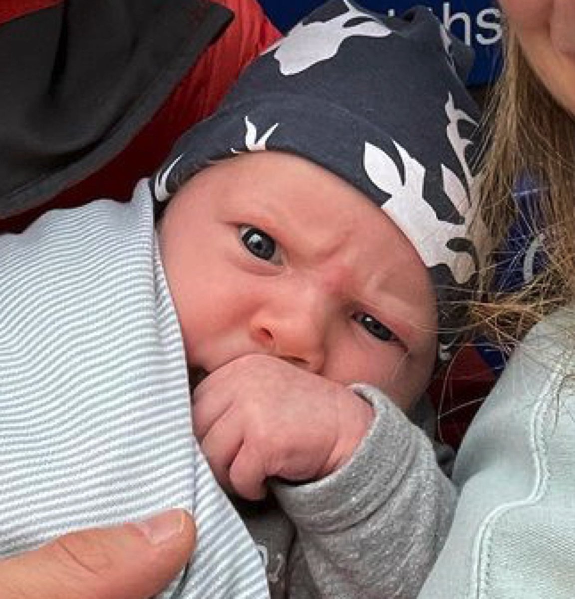sitemcflybrasil's tweet photo. Lockie tem um mês e já mostrou de quem é filho 🤨😂 https://t.co/RoSRaJXnfB