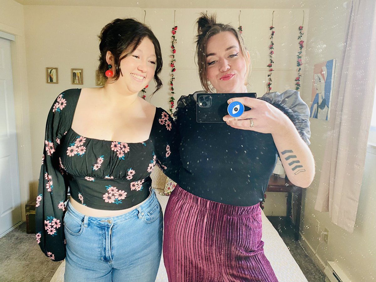 tewsdey's tweet photo. “i can’t remember the last time i had this much fun”
“that was one of the best nights of my life”
– direct quotes from two of my best friends, who had their first harry show last night at the tacoma dome. sharing that experience with them made a special night even more magical 💖 https://t.co/ECHHQC9F6w