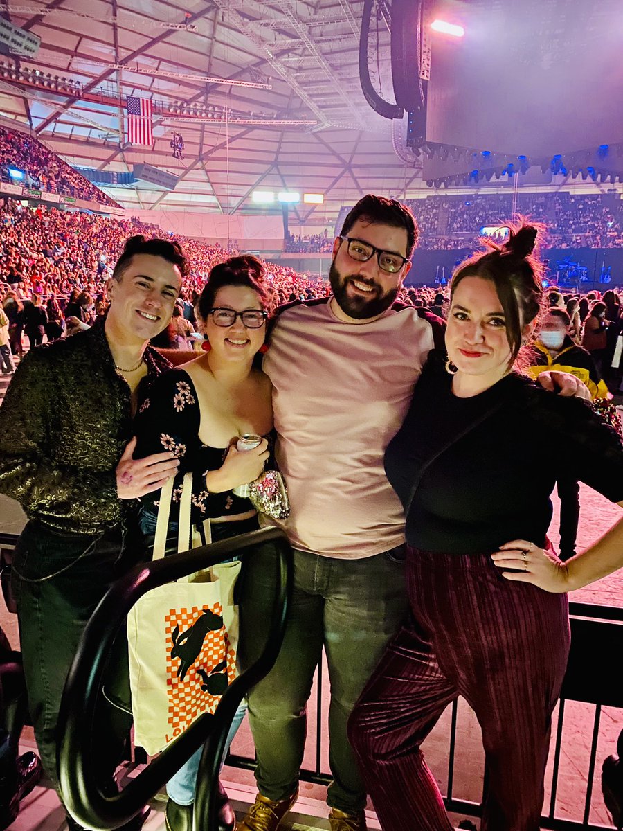 tewsdey's tweet photo. “i can’t remember the last time i had this much fun”
“that was one of the best nights of my life”
– direct quotes from two of my best friends, who had their first harry show last night at the tacoma dome. sharing that experience with them made a special night even more magical 💖 https://t.co/ECHHQC9F6w