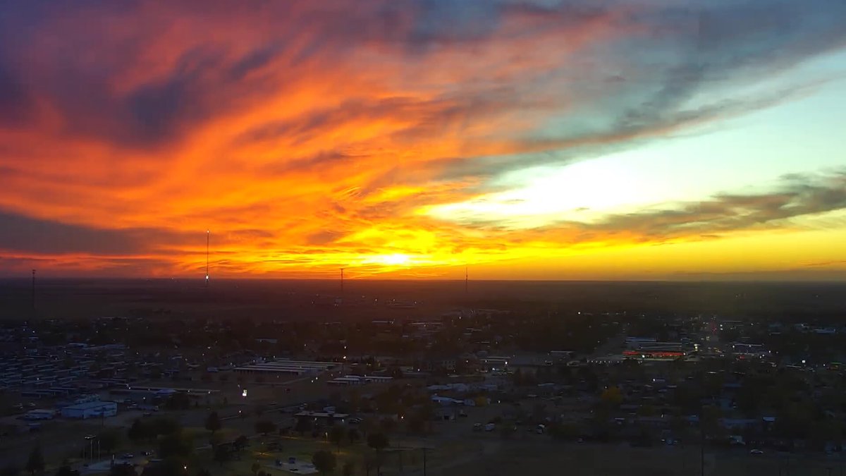JohnHarrisWx's tweet photo. Guymon Camera: Spectacular Sunset! #phwx #okwx #MyGuymon #sunsetphotography #sunset #skyonfire #mondaysunset https://t.co/a5szIkZlZg