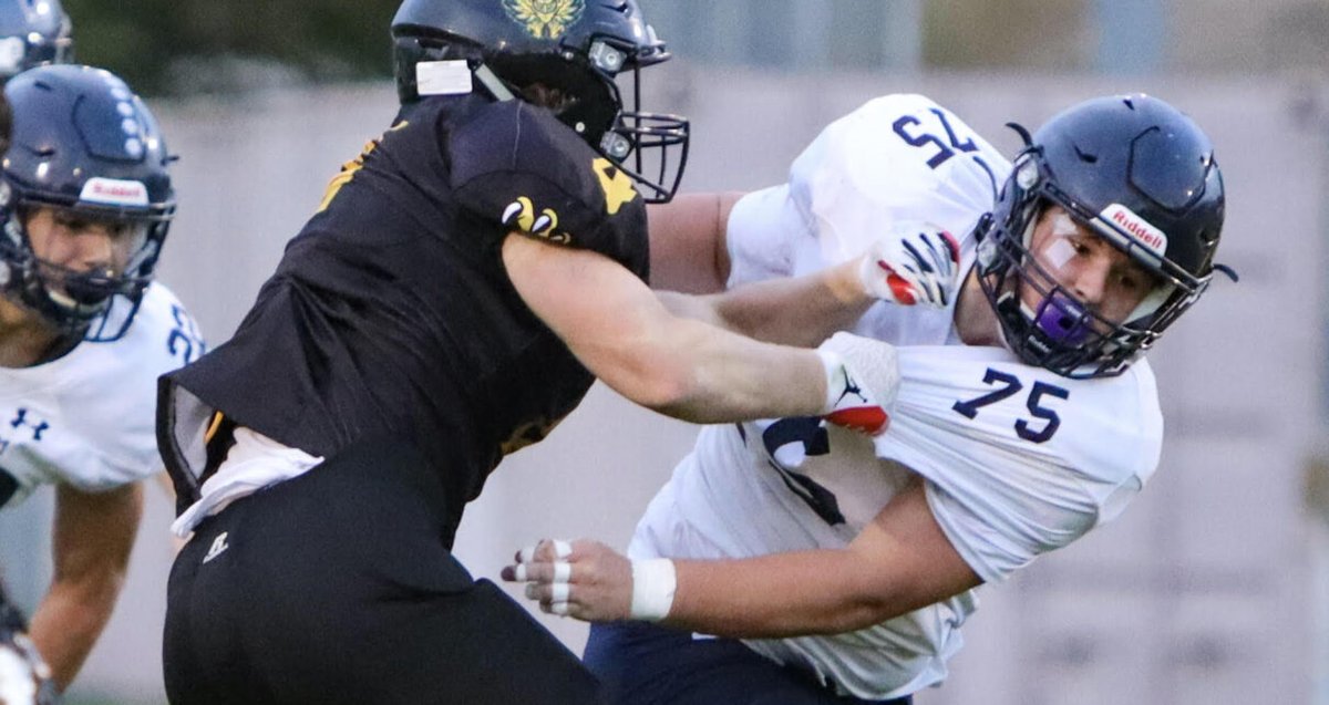 htsumura's tweet photo. BCHSF's AAA Eastern Conference All-Star Team 2021: Centennial's Ziad Sabry, Terry Fox's Alex Gagnon cop the MVP hardware! https://t.co/wWpgERuAWU @BCHSFB @TFSAthletics @GWGAthletics @MissionSeniorFB @CentaurFB @KSSowlsFootball @ltsssports @LangleyEvents https://t.co/78Mzf59SrK
