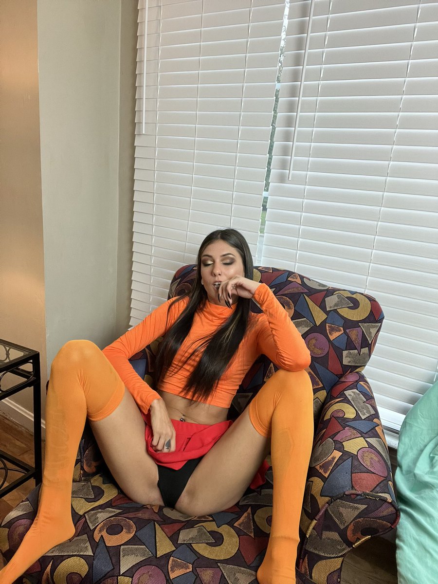 xoitsmiasins's tweet photo. Retweet and I might surprise you with a nude 😏 https://t.co/VrDwN9Cb2R