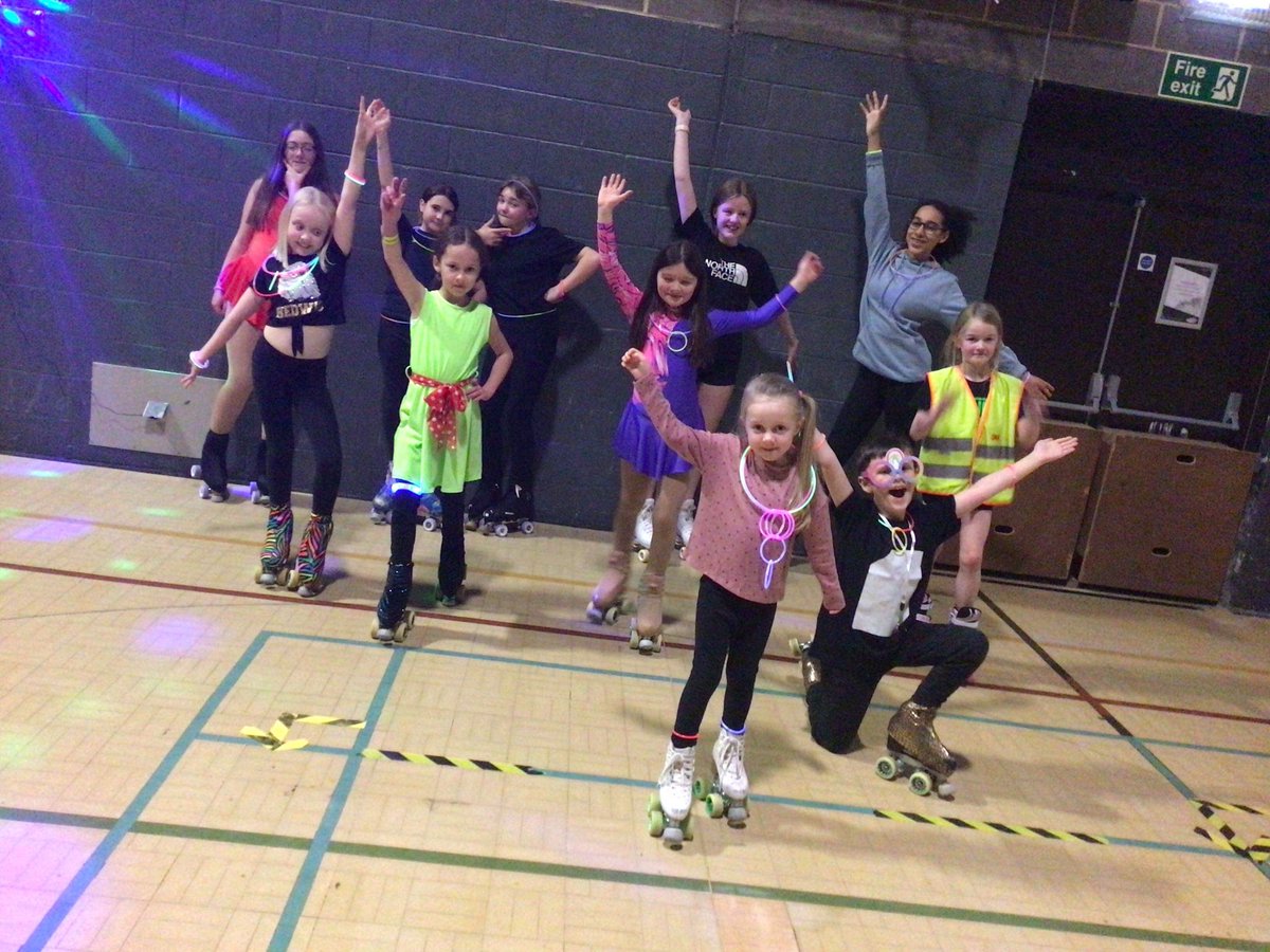 🛼 Spectrum Roller Skating Club - Glow Party Roller Disco 🛼