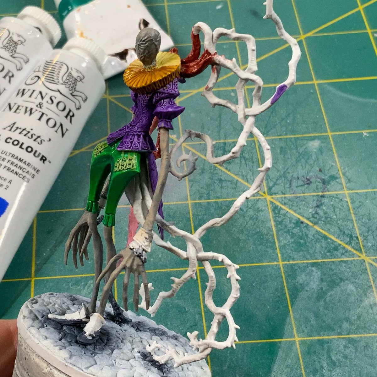 SteepTPainting's tweet photo. WIP on Slenderman from Kingdom Death: Monster!!
#miniature #miniatures #kingdomdeath #kingdomdeathmonster #slenderman #horror #creepypasta #nightmare #cryptids #tentacles #wip #tabletopgames #tabletopstrategy #miniaturepainting #oils #oilpainting #Folklore https://t.co/ipEB2r9ekh