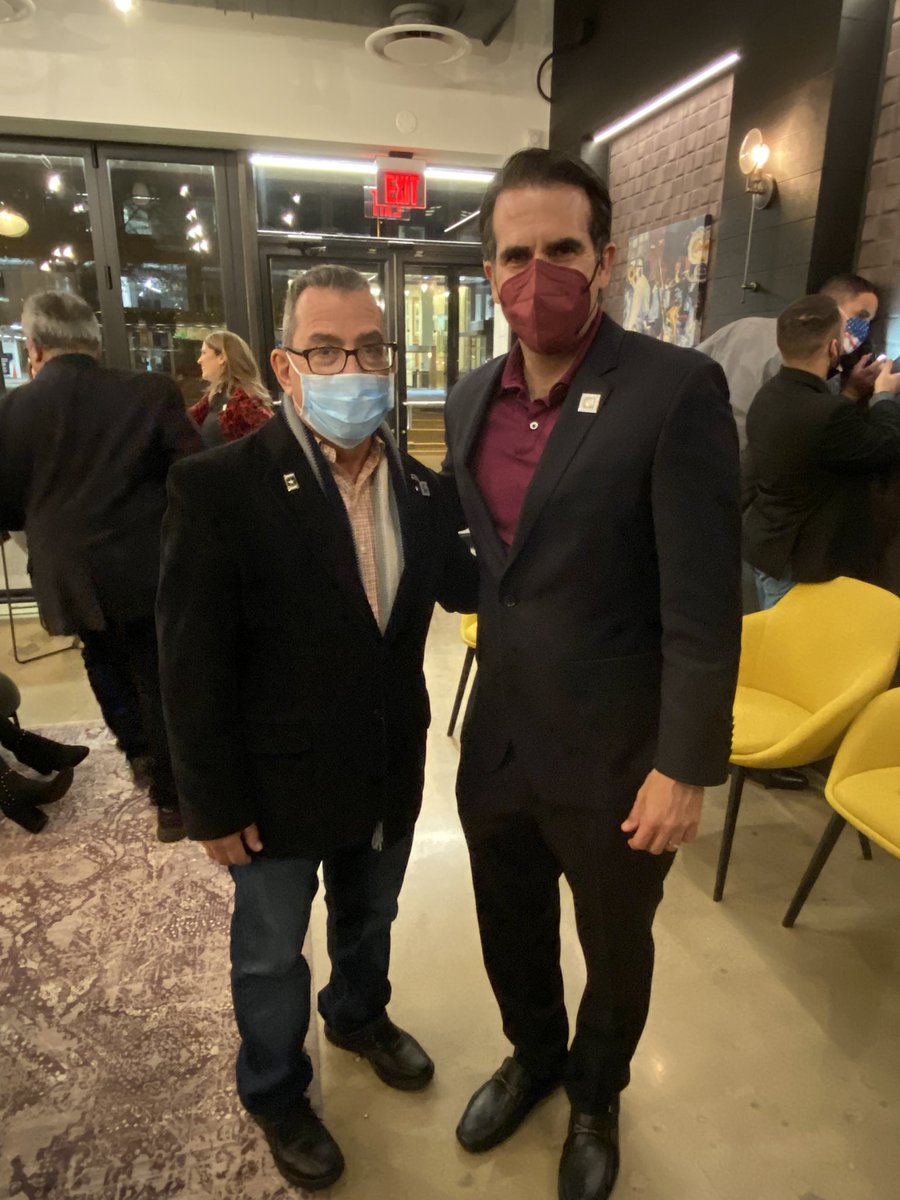 VictorSenado's tweet photo. Participando de la actividad de la Delegación Extendida en la oficina de PRAFAA, junto a @ricardorossello @LefrancFortuno 

¡Cuenten Conmigo Siempre!

#StatehoodNow https://t.co/0FdCvUCKh2