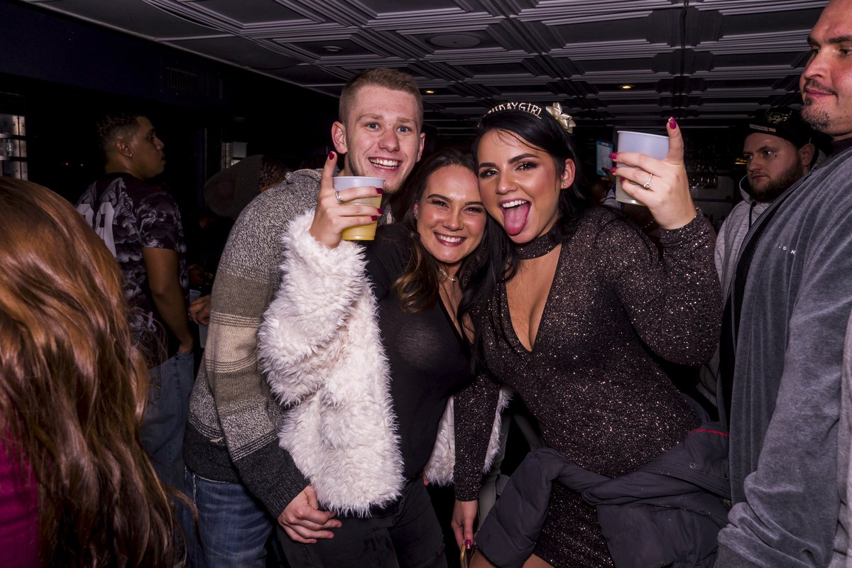 ChiPartyBoat's tweet photo. New Year's Eve Cocktail Cruise!

*Save $25/person during our "FLASH SALE" on Thursday, November 11th at 12pm CST at https://t.co/LJoKTH8M4s!**

Tix include a premium open bar, champagne toast, live DJ, desserts and enjoy breathtaking views of the beautiful #Chicago skyline! https://t.co/1CGv9kGhZ6