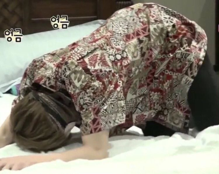 FckiFck's tweet photo. waiting hyung in patiently as a good boy

#jungkooknsfw #yoonginsfw #jungkookbottom #YoongiTop #yoonkook #yoonkooknsfw https://t.co/7nrtpCuEs4