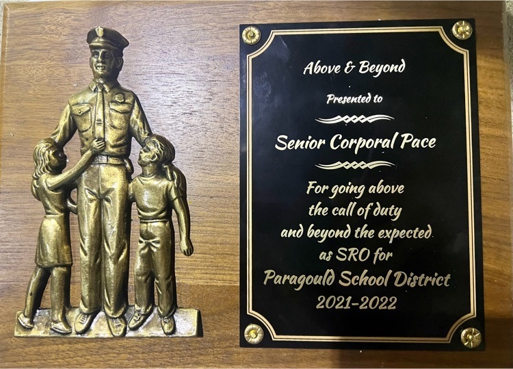 pjhsrams's tweet photo. Congratulations to Cpl. Stephen Pace, SRO for the Paragould School
District, who was recognized tonight for going above and beyond. We are thankful for your service and grateful you’re a Ram. 
#psdrams
#topnotchsro
#aboveandbeyond https://t.co/75VfODsYRW