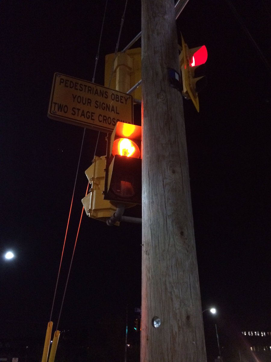 krunkwerke's tweet photo. This crosswalk is dangerous for pedestrians, @311Toronto. There’s a utility pole that blocks the view of the crossing signal, heading northeast from Annette to Dupont/Old Weston.

The crossing signal needs to be moved. https://t.co/3Puxdt7Cgn